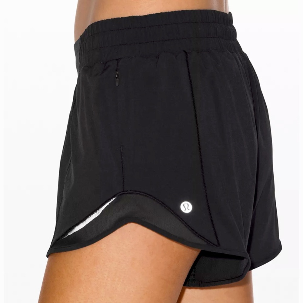 💫SOLD💫 Lululemon black hottie hot shorts - Picture 1 of 6